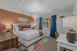 3 bedrooms, desk, iron/ironing board, travel crib