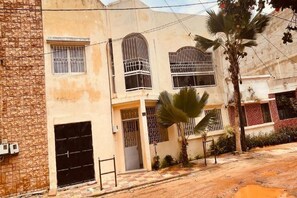 Exterior - Résidence d hôtes Minerva Mermoz (Dakar)