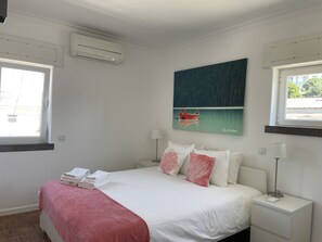 2 quartos, ferros/tábuas de passar roupa, Wi-Fi, roupa de cama