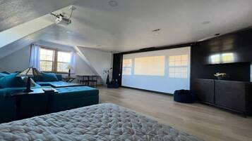 5 bedrooms, WiFi, bed sheets