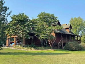 Exterior - LakeFront*15’ Theater Screen*Kayaks*4Acres*FirePit (Eagle Rock)