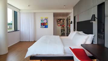 Room, 1 King Bed (Mobility Accessible, Roll-In Shower) | Premium bedding, pillowtop beds, in-room safe, desk