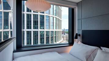 Room, 1 King Bed (High Floor) | City view