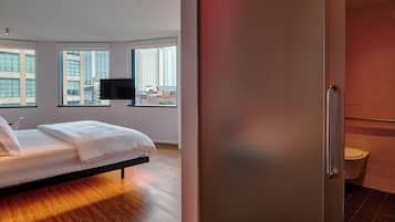 Room, 1 King Bed (Mobility Accessible, Roll-In Shower) | Premium bedding, pillow-top beds, in-room safe, desk