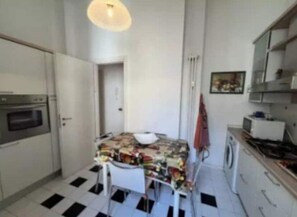 Microwave, oven, stovetop, coffee/tea maker