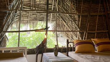 3 bedrooms, in-room safe, desk, iron/ironing board