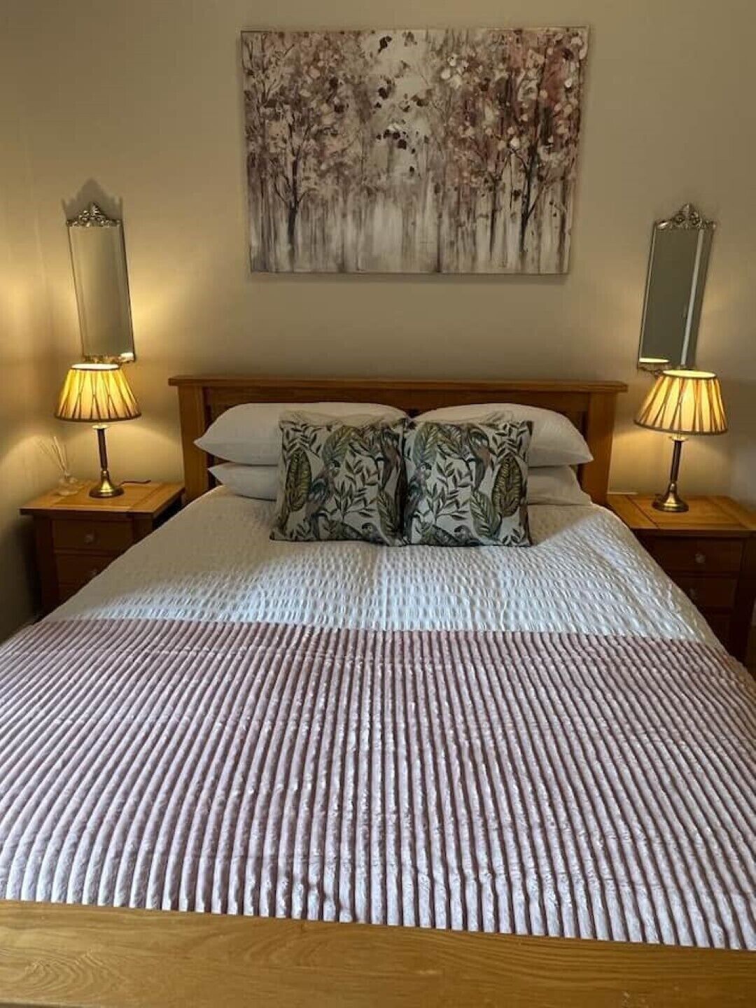 3 habitaciones, tabla de planchar con plancha, cuna de viaje y wifi 