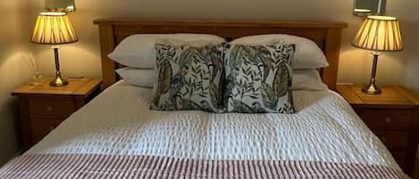 3 habitaciones, tabla de planchar con plancha, cuna de viaje y wifi