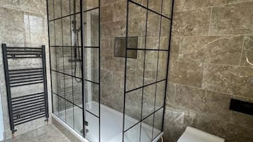 Towels, soap, shampoo, toilet paper