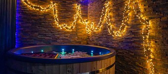 Maison Type Loft Avec Jacuzzi et Terrasse sur les Toits