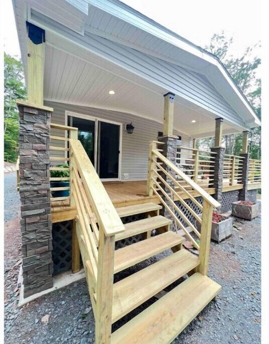 Enchanting Mountain retreat -hot tub - sauna - 20 acres - wifi