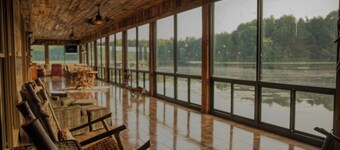 Amazing Lake House w/ Master Suite!  Private Party, Christmas, Family Reunions!