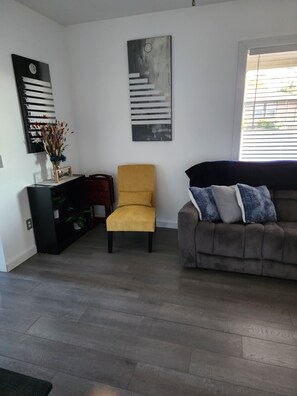 Smart TV, books - Fishermen & Hunter's Paradise, Pet Friendly. Close to boat launches
 (Rufus)