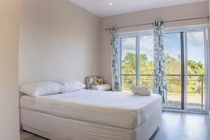 2 bedrooms, iron/ironing board, WiFi, bed sheets - The island Experience 2 bedroom apartment  (Castries)