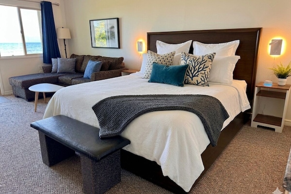 Comfortable King-Size bed Ocean Views.