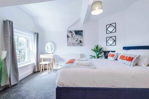 2 bedrooms, iron/ironing board, WiFi, bed sheets - 2-Bed Victorian Oasis in Chester (Cheshire West and Chester)