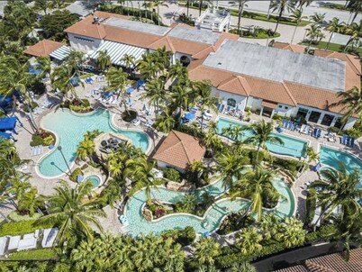 Downtown Location!  Naples Bay Resort - Amenities!