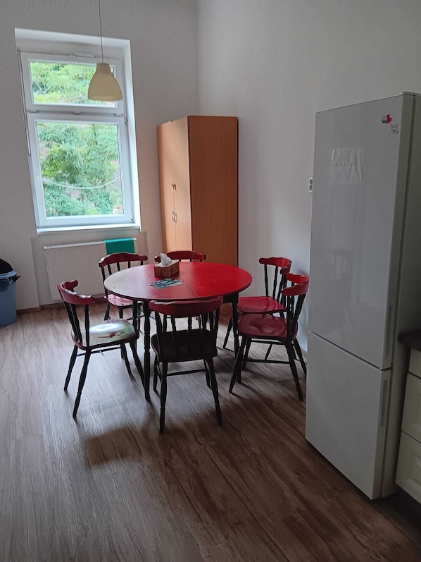 Coffee/tea maker, electric kettle - Hostel Jasmin (Prague)