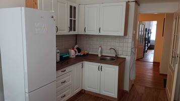 Coffee/tea maker, electric kettle