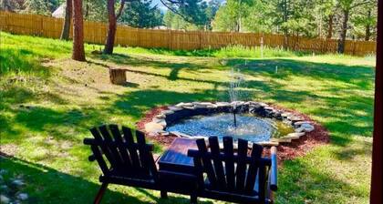 Cozy private mountain house on one acre. Private hot tub and pet friendly!