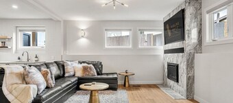 The Lioness | Sauna | Steam Shower | Jacuzzi Bath