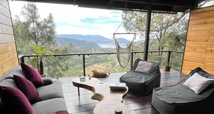 Mi Refugio Nordico, Cabaña en lo Alto de una Colina con Vista al Lago