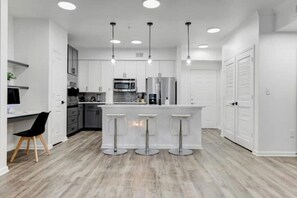 Private kitchen - Elegant Dtwn Gem Next To 6th St (Austin)