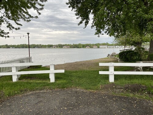 Cedar Sunrise-1 BR Lake  House