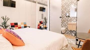 Superior Studio, 1 King Bed | Minibar, iron/ironing board, free WiFi, bed sheets