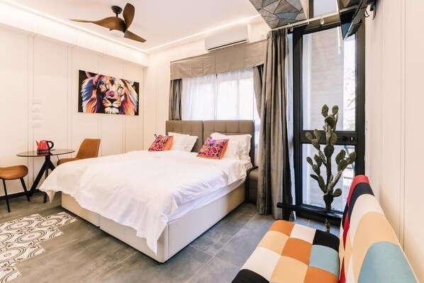 Superior Studio, 1 King Bed | Minibar, iron/ironing board, free WiFi, bed sheets - King's rooftop suites  (Tel Aviv)