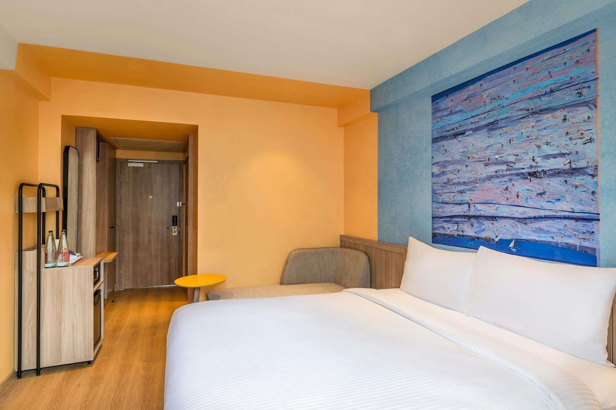 Minibar, in-room safe, individually furnished, desk