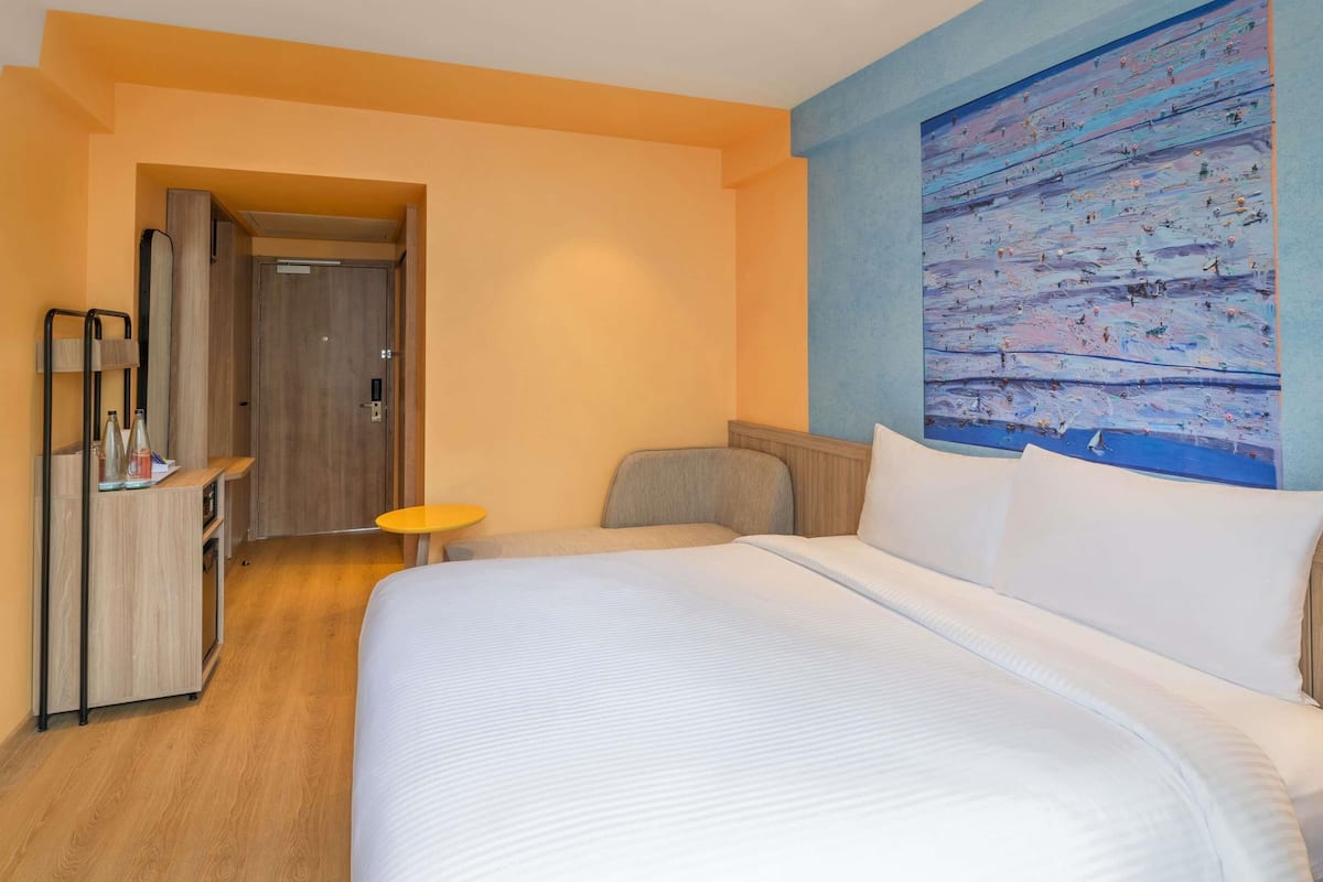 Minibar, in-room safe, individually furnished, desk