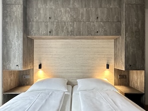 Studio Apartment with Kitchen | Sistema de insonorización, wifi gratis, ropa de cama