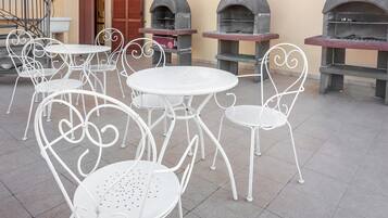 Apartment, 2 Bedrooms, Balcony | Outdoor dining