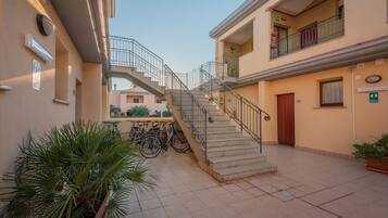 Apartment, 2 Bedrooms, Balcony | Kawasan hartanah