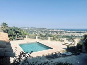 Pool - Rare pearl with pool and sea view (Mandelieu-la-Napoule)