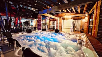 Tina de hidromasaje interior