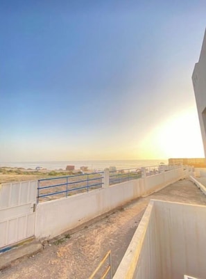 Utsikt mot strand/hav