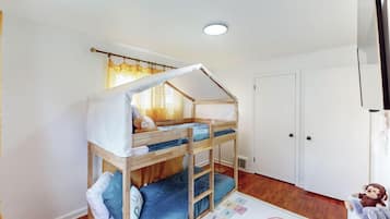 3 Schlafzimmer, Reisekinderbett, kostenloses WLAN, Bettwäsche