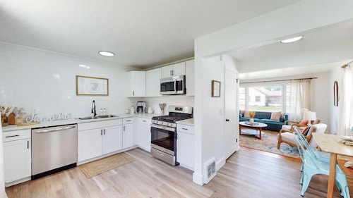 The Huddle House: HOF Home Made for Families