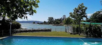 Espectacular Casa a Orillas del Lago Rapel