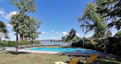 Espectacular Casa a Orillas del Lago Rapel
