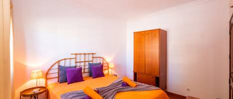 5 chambres, chambres insonorisées, fer et planche à repasser