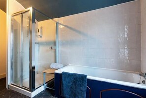 Bathroom - Cozy Reading Cent. House 6 bed (Reading)