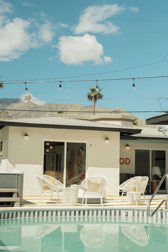 The Mod Hotel by null