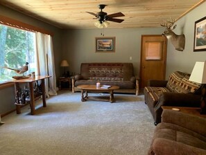 Smart TV, stereo - Sutter Northwoods Home (Eagle River)