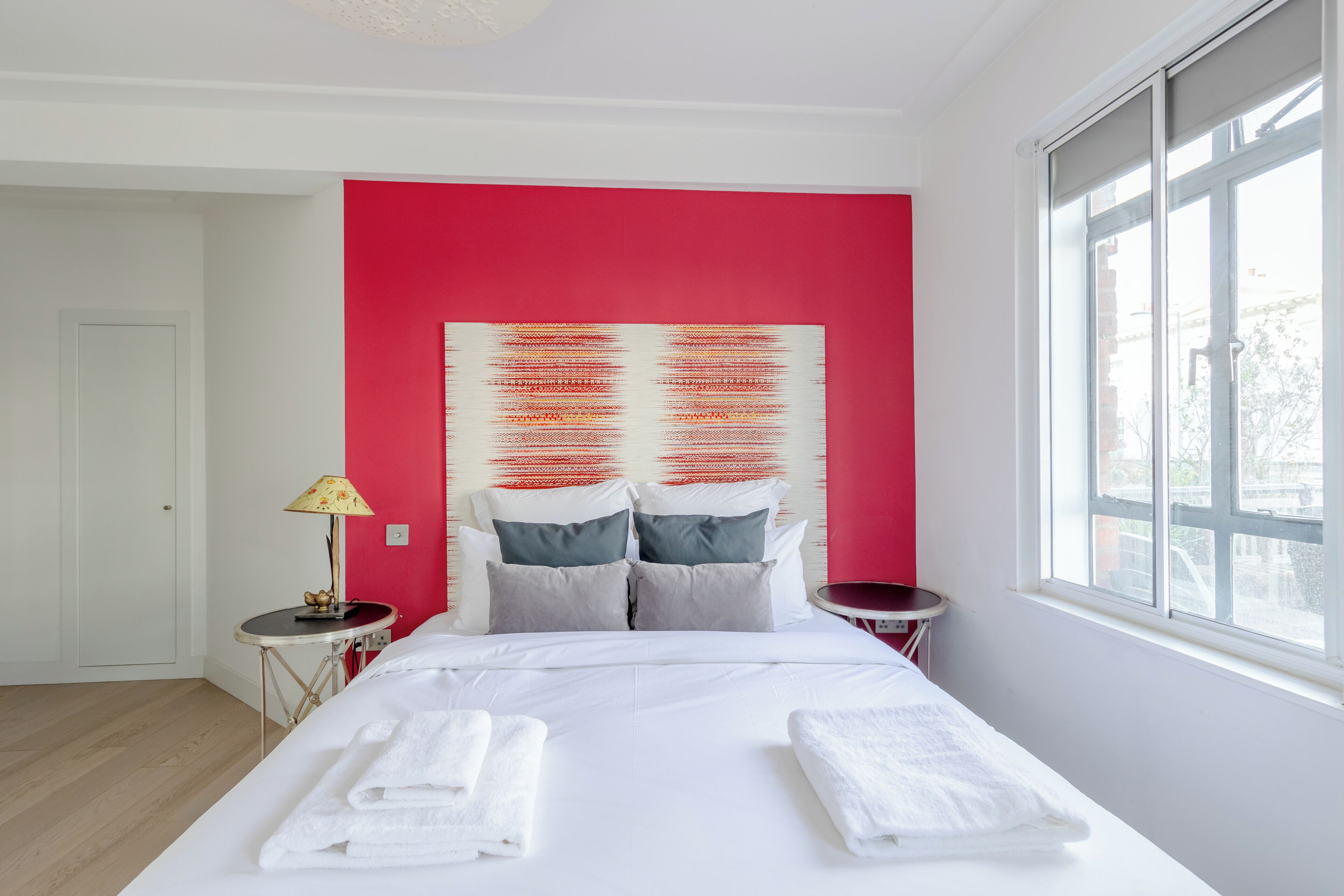 1 多间卧室、熨斗/熨衣板、上网接入、床单