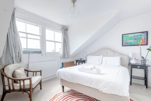 1 habitación, tabla de planchar con plancha, internet y ropa de cama 