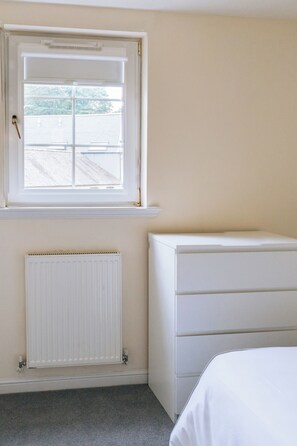2 Schlafzimmer, Bügeleisen/Bügelbrett, Internetzugang, Bettwäsche