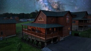 Exterior - Indoor Pool | Treehouse Loft | Games | Fun 4 Kids (Pigeon Forge)